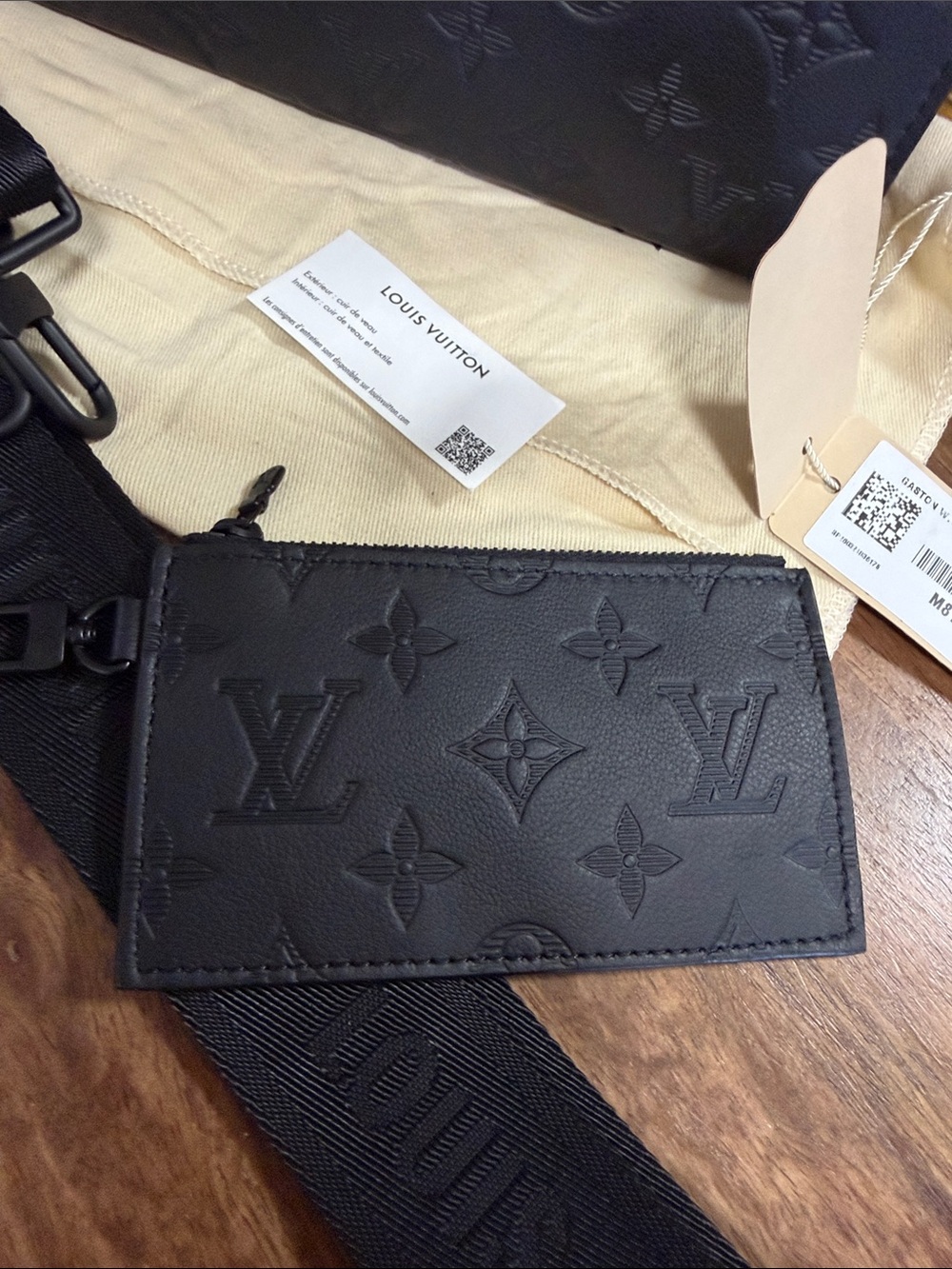 Louis Vuitton Gaston Monogram Shadow Black bag - Picture 11 of 17